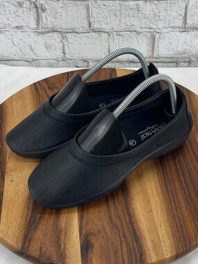 Arcopedico Guaja Womens 8/39 Black PU Leather Slip On Ballet Flat
